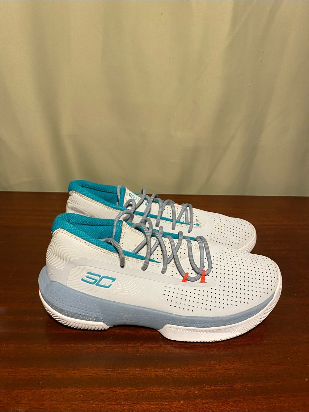 Under Armour Steph Curry 3Zero III Athletic Basketball Shoes Sneakers size 6Y